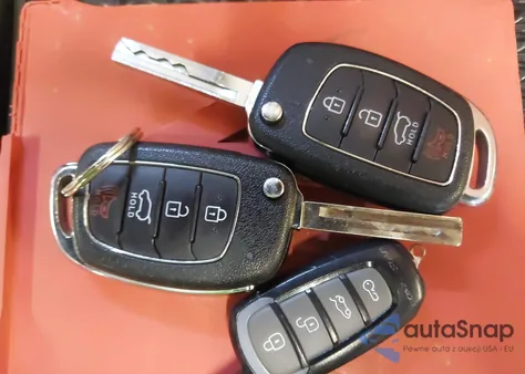 2017 Hyundai Santa Fe Sport 2.4L из США, поврежденный, VIN 5XYZUDLB3HG469170